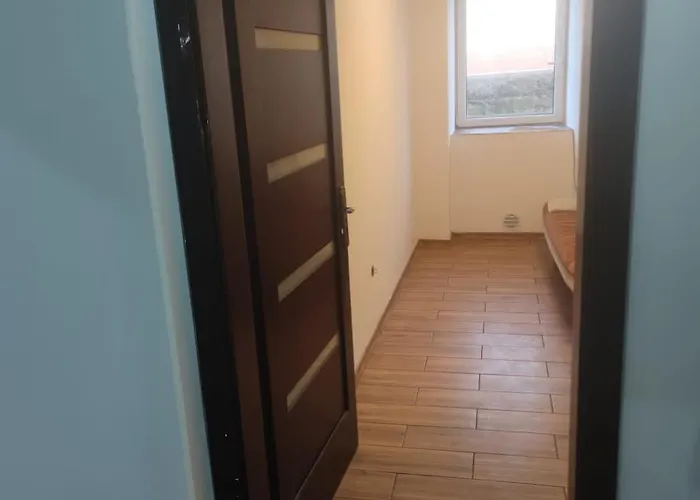 Dla Firm Do 8 Osób Hostel