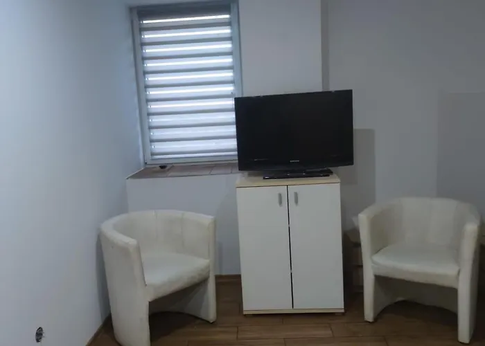 Dla Firm Do 8 Osób Hostel *